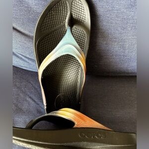 OOFOS OOlala women’s sandals size 10